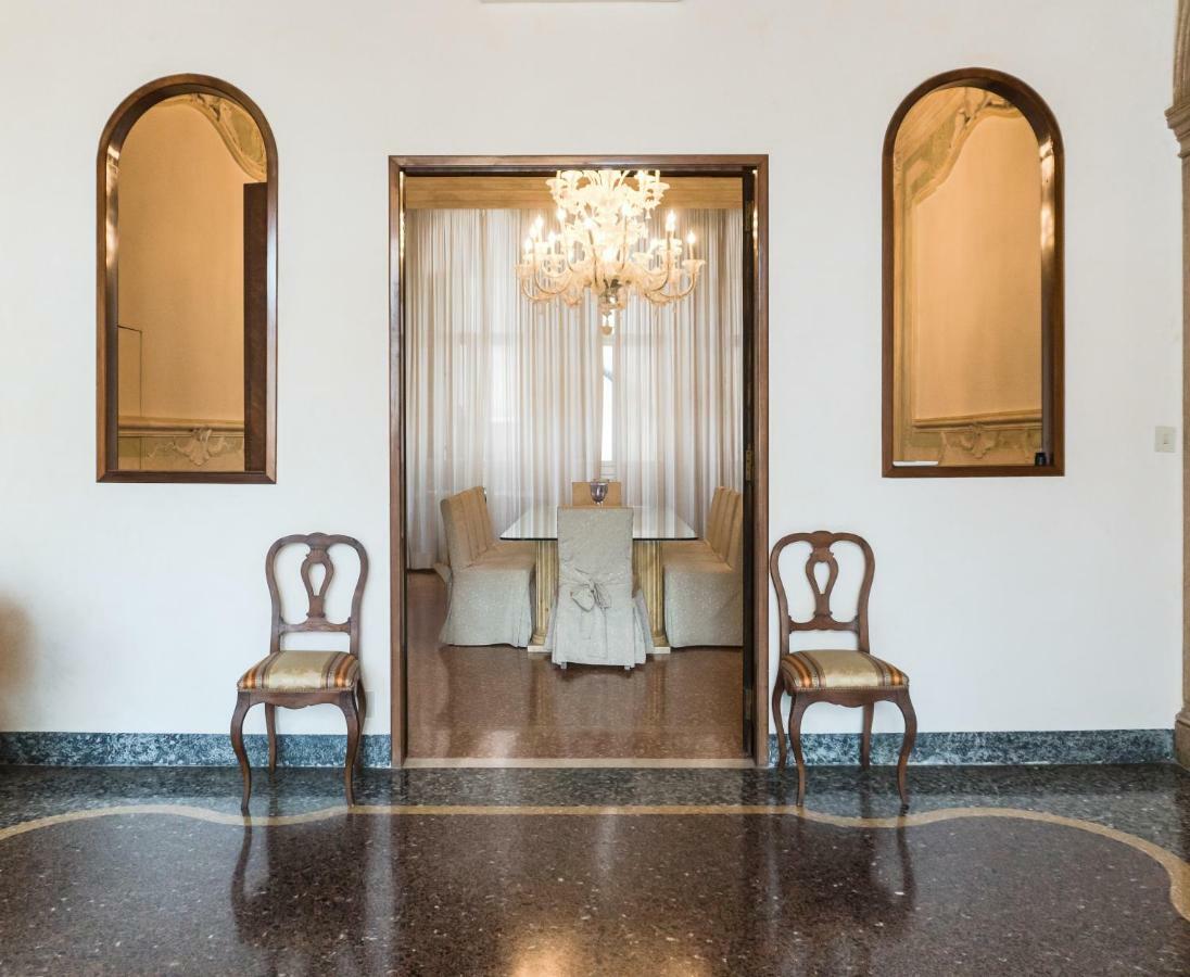 Luxury Balcony Apartment Венеция Экстерьер фото